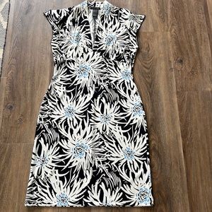 Kenneth Cole Fitted dress. Slit cap sleeve. Just above knee